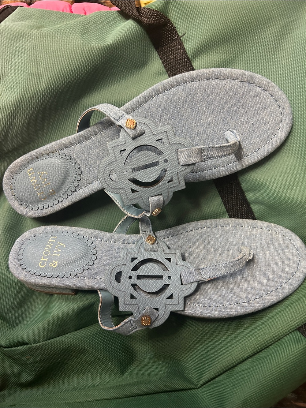 crown & ivy light blue fabric sandals with gold logo NWOT (bbror1)